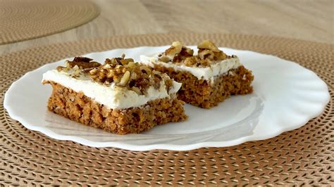 Ořechovo-mrkvový koláč